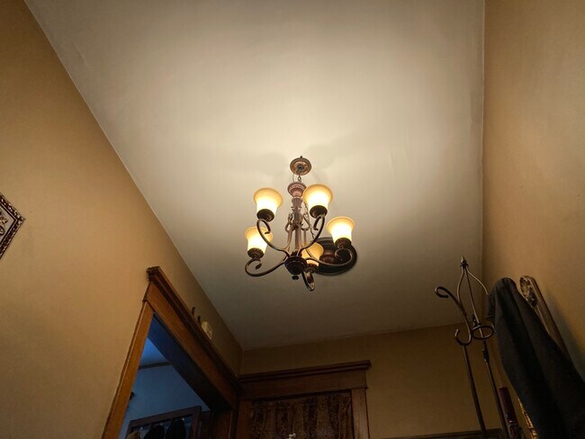 Building Photo - 42 Elmview Pl