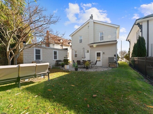 Building Photo - 7407 Ventnor Ave