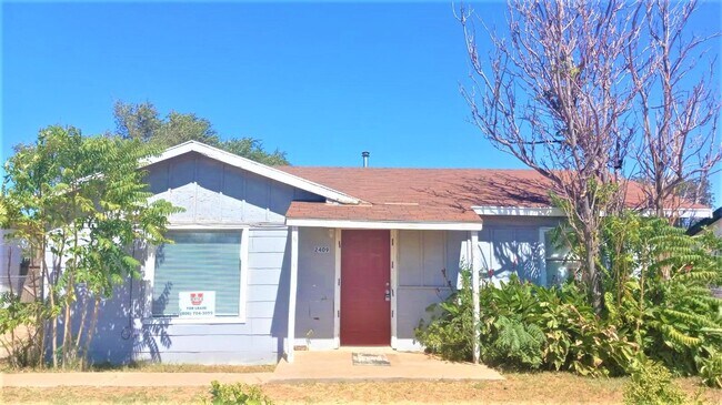 Building Photo - Handyman Special $0 First Month's Rent / $0 Deposit at move-in “You fix, you SAVE BIG!!” Contact ...