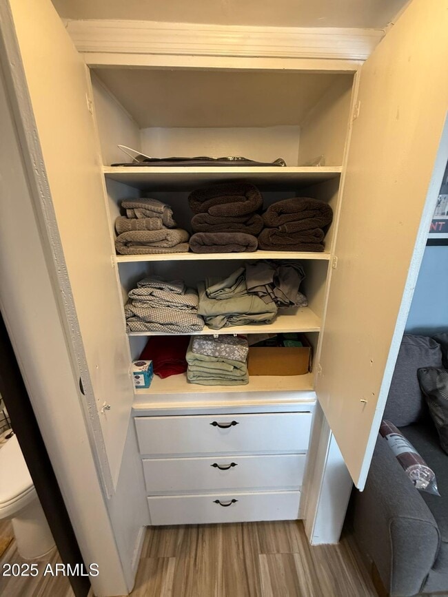 Building Photo - 1224 F Ave