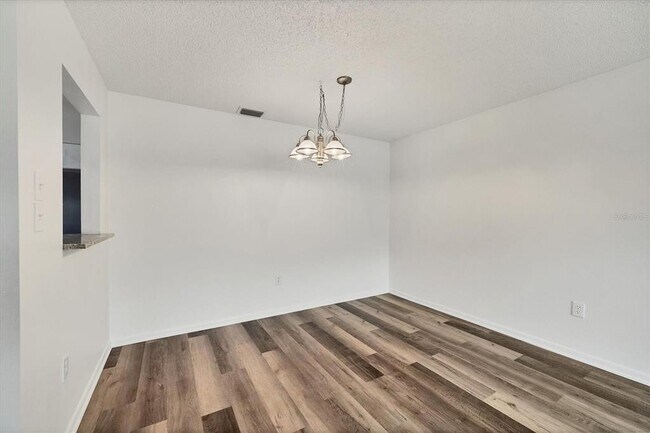 Building Photo - 4220 Center Pointe Ln