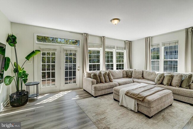 Building Photo - 8535 Wyngate Manor Ct