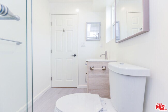 Building Photo - 1855 Euclid St