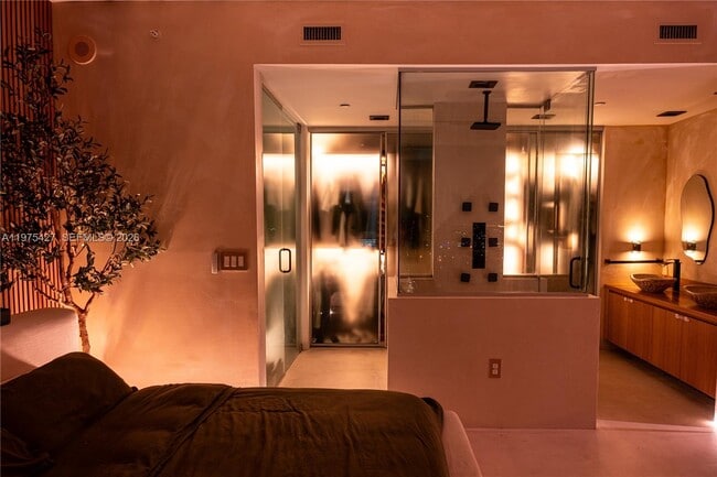 Building Photo - 1040 Biscayne Blvd