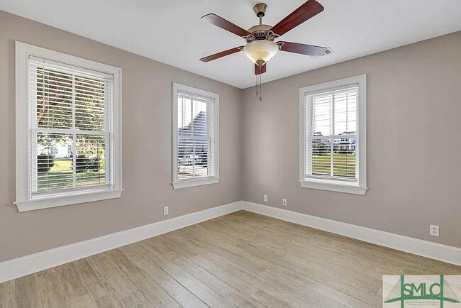 Building Photo - 126 Birch Cir