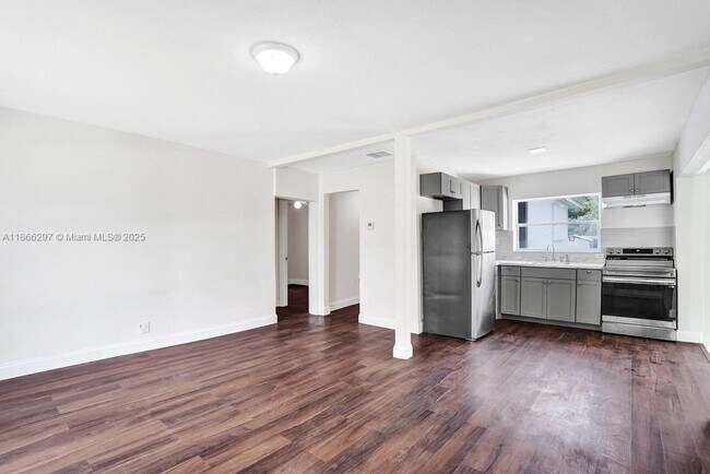 Building Photo - 3505 SW 12th Ct