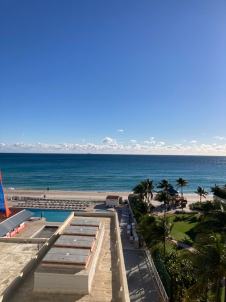 Building Photo - 19201 Collins Ave