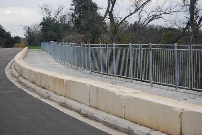 Building Photo - 406 West St