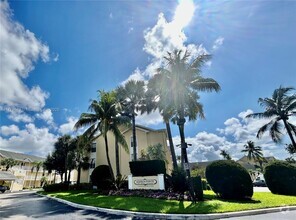Building Photo - 6331 La Costa Dr