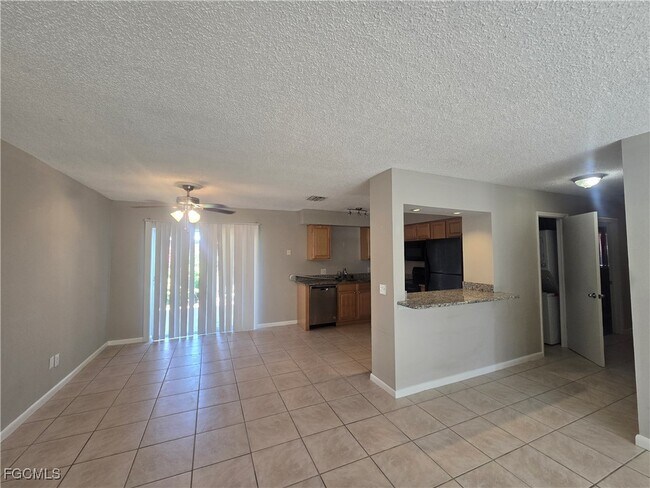 Building Photo - 4910 Viceroy St