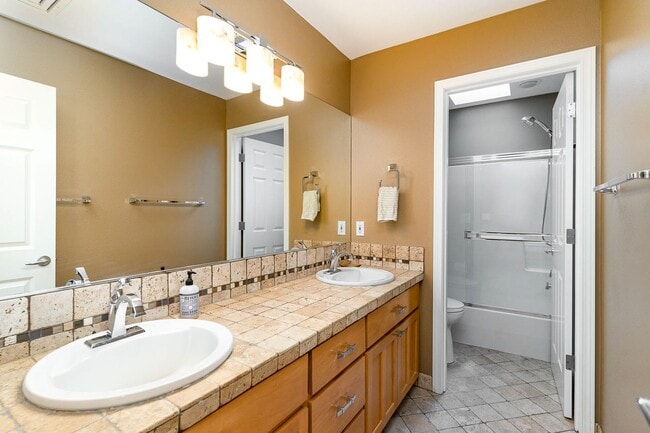 Building Photo - 4Bd/3Ba Woodinville House