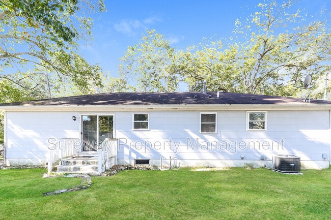 Building Photo - 1002 Belleview Blvd