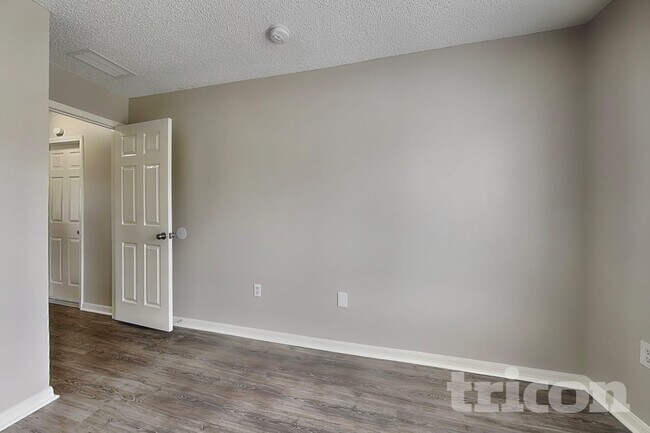 Building Photo - 11759 Lynmoor Dr