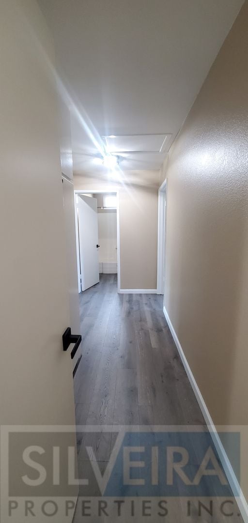 Building Photo - Three Bedroom Home In Santa Maria! Month to Month Tenancy