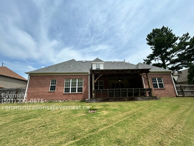 Building Photo - 9501 William Little Dr