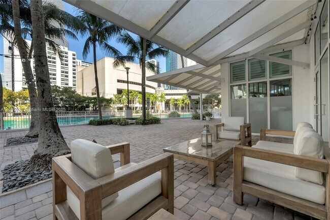 Building Photo - 31 SE 5th St