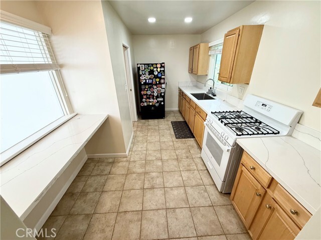 Building Photo - 208 Avenida Monterey