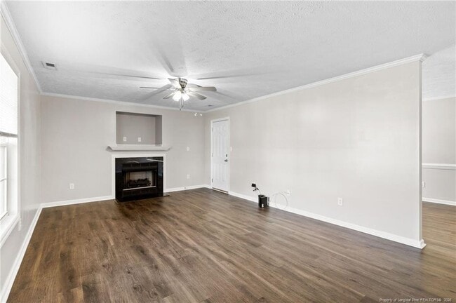 Building Photo - 106 Hawthorn Dr