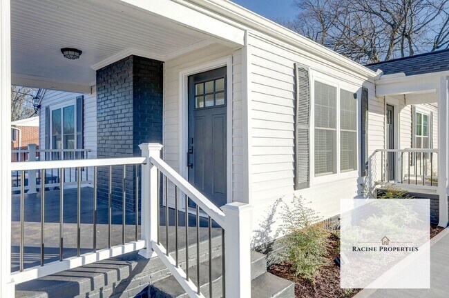 Building Photo - Charming Three Bedroom in Greer, SC