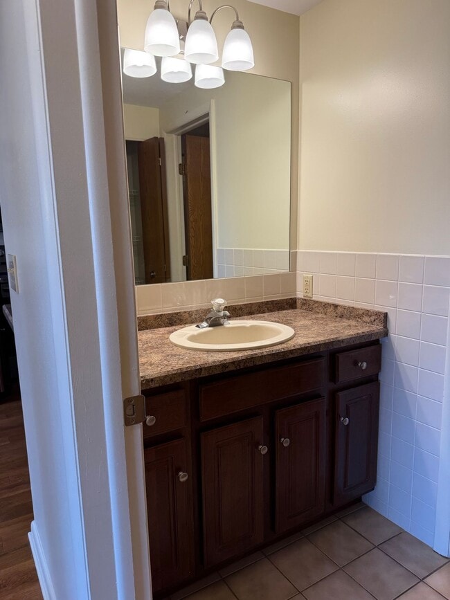 Building Photo - New Country Village