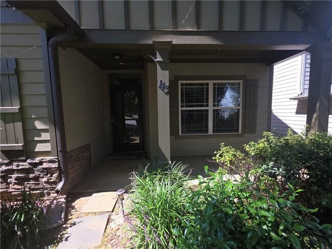 Building Photo - 113 Macalester Dr