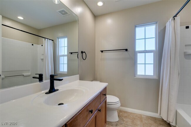 Building Photo - 25 Precipice Ct