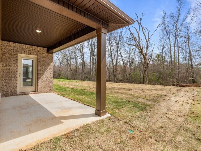 Building Photo - 210 Saddle St