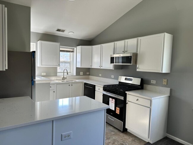 Building Photo - 2211 Waterleaf Ct