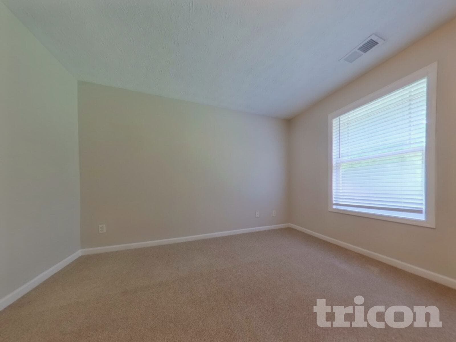 Building Photo - 611 Hemlock Ct