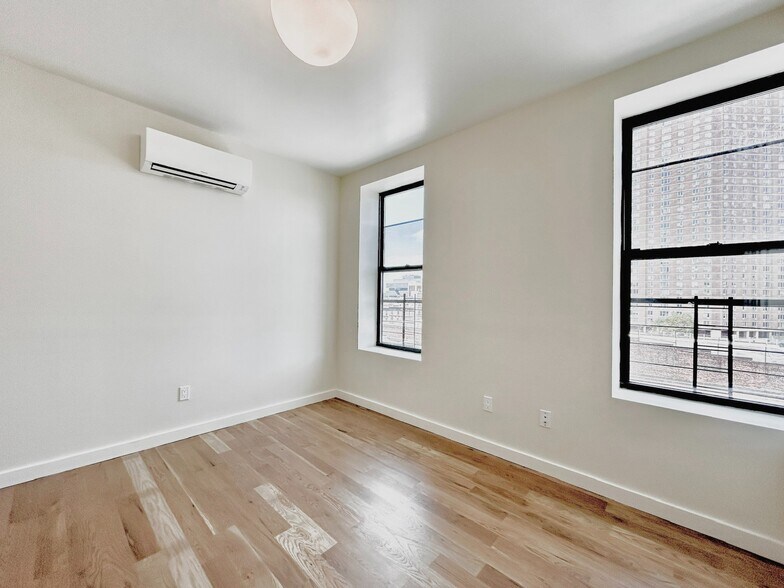 Building Photo - 524 W 134th St