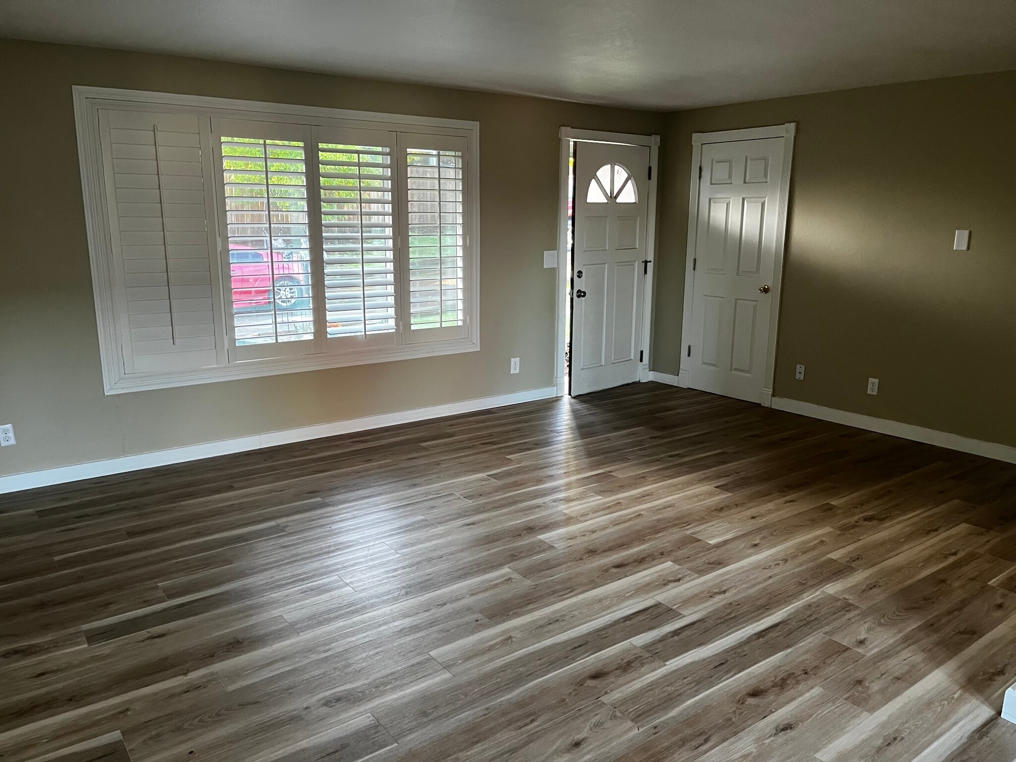 Building Photo - 1540 SW Fairview Ave