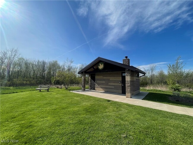 Building Photo - 1379 Barlow Rd