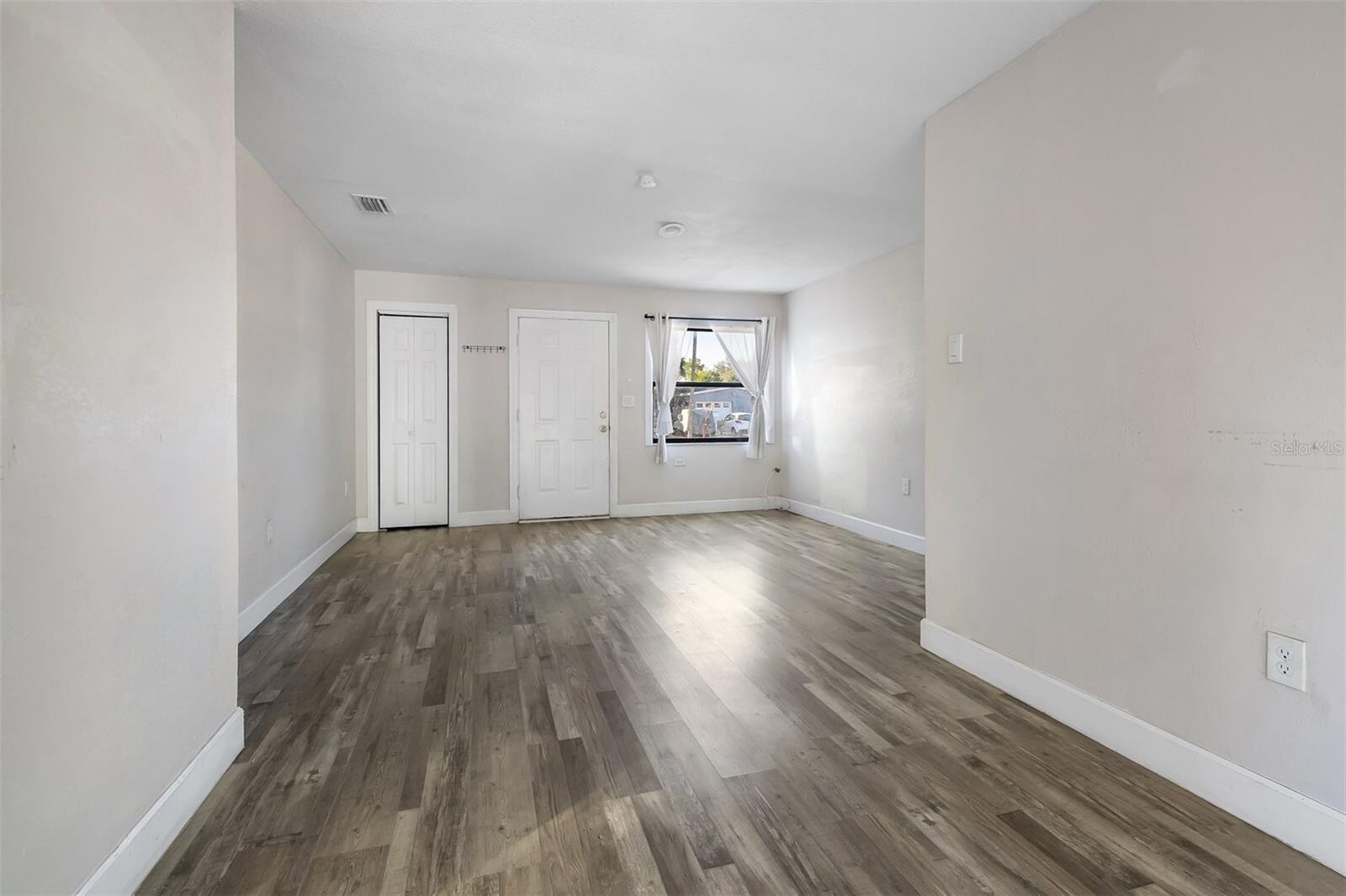 Building Photo - 147 Melanie Ln