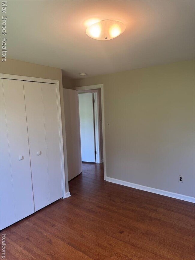 Building Photo - 3200 Hartslock Woods Dr