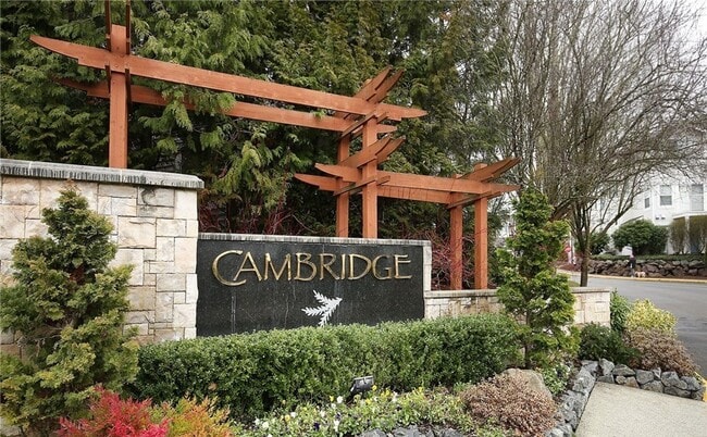 Building Photo - A Cambridge Townhome with 2 Beds and 2.5 B...