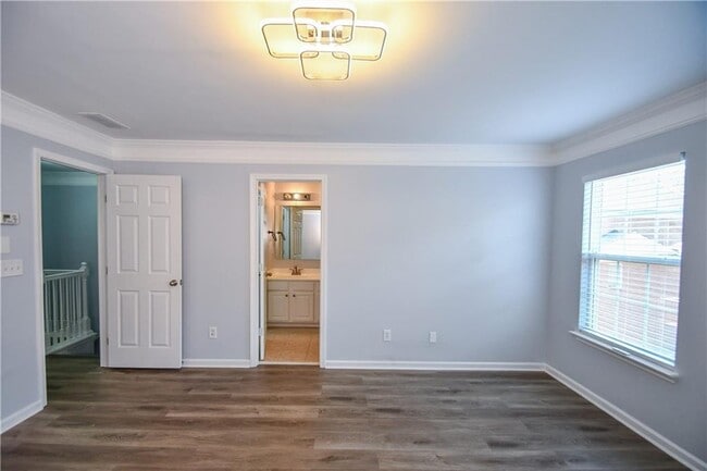 Building Photo - 2201 Landing Walk Dr