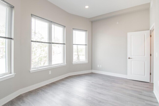 Building Photo - 1206 N 24th St