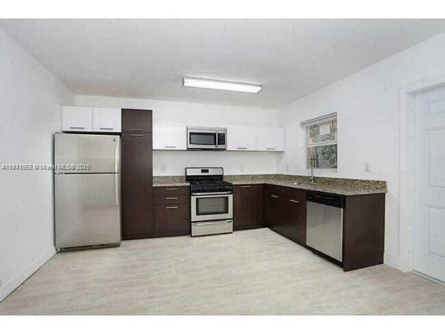 Building Photo - 1125 9th St