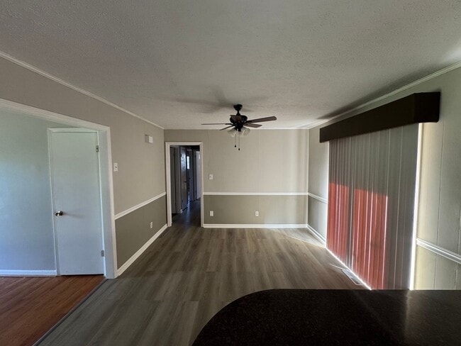 Building Photo - 1696 Crestland Dr