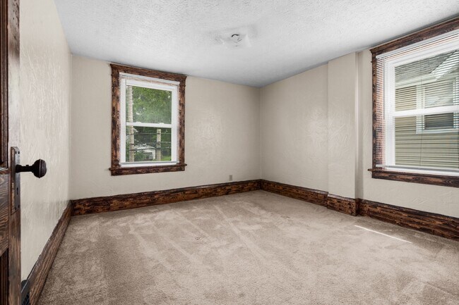 Building Photo - 1430 Newton St