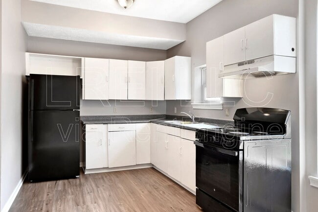 Building Photo - 1402 Berry Blvd