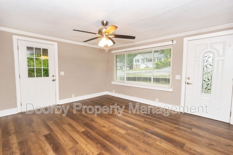 Building Photo - 403 Warren St