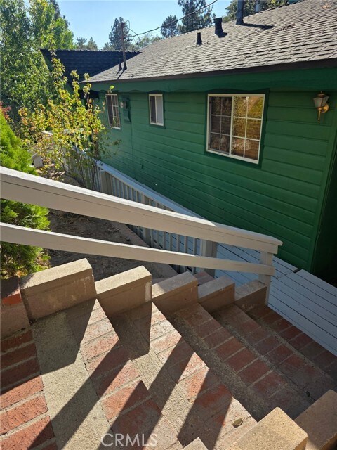 Building Photo - 474 Delle Dr