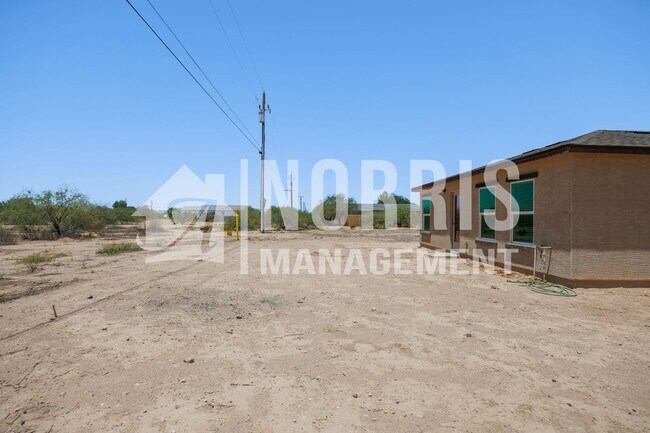 Building Photo - Newer Home in Eloy