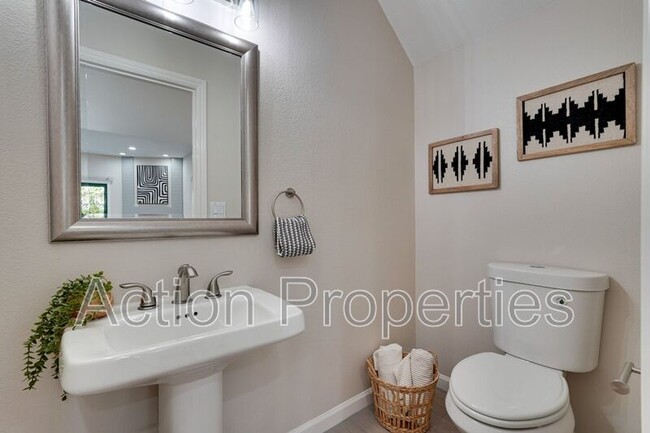 Building Photo - 20233 Joseph Cir
