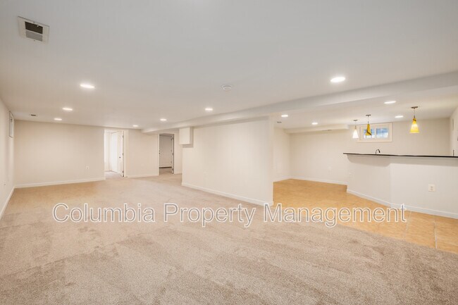 Building Photo - 2421 Franklin St NE