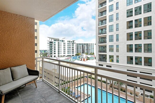 Building Photo - 1350 Main St