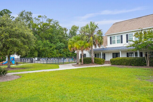 Building Photo - 233 Caribbean Village Dr