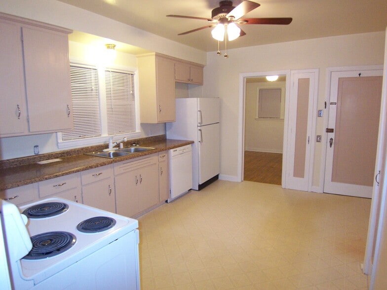 Building Photo - 5453 N 40th St