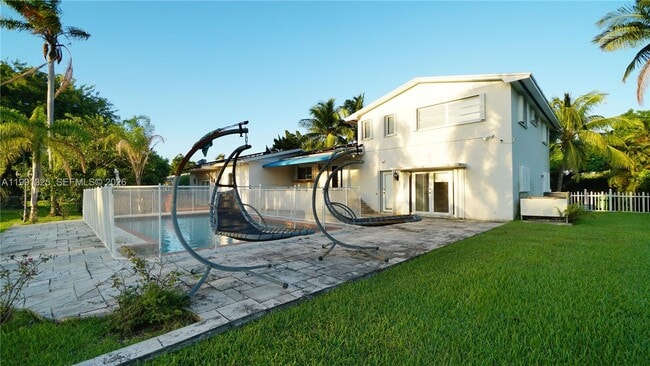 Building Photo - 9220 SW 103rd Ave